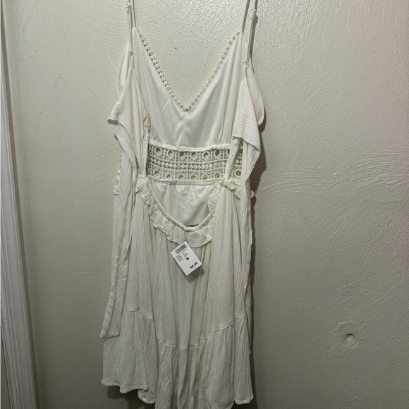 White sun dress - Picture 3 of 5